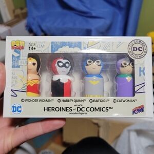 PIN MATE HEROINES OF DC COMICS BATGIRL, WONDER WOMAN, HARLEY QUINN & CATWOMAN